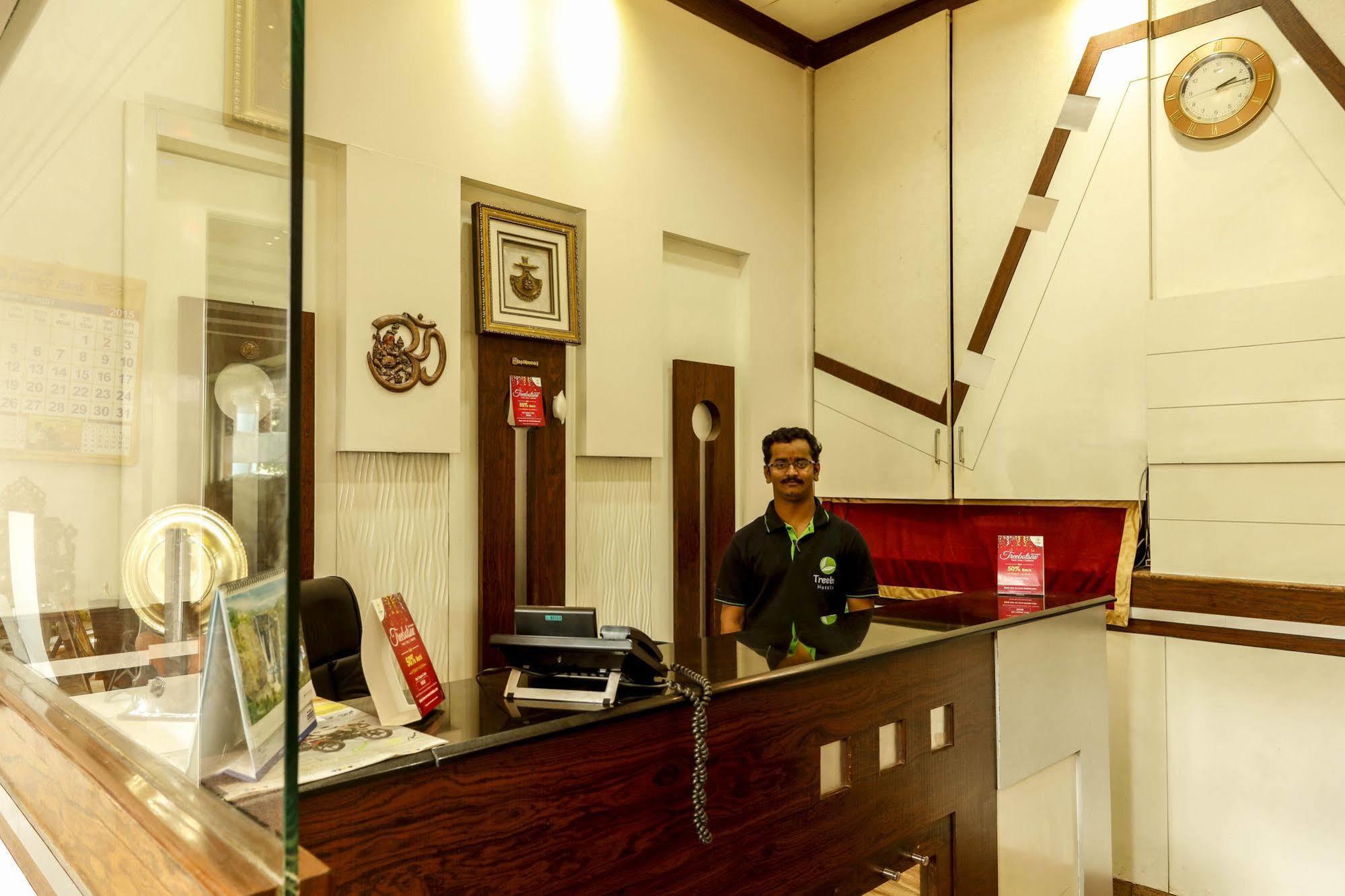 Treebo Trip Grand Regency Hotel Bangalore Bagian luar foto