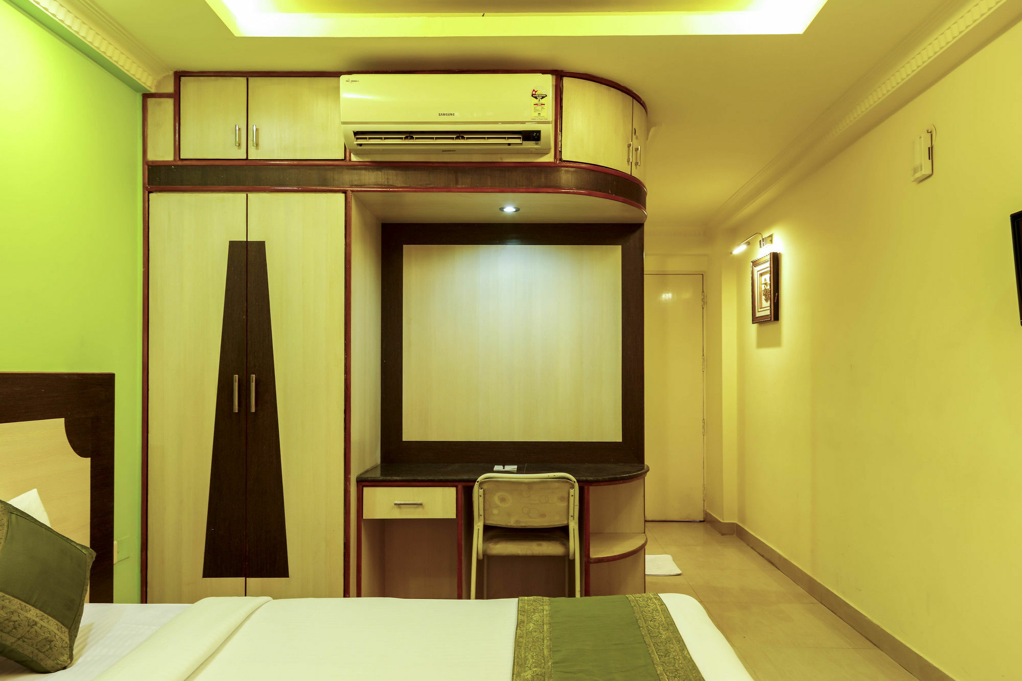 Treebo Trip Grand Regency Hotel Bangalore Bagian luar foto
