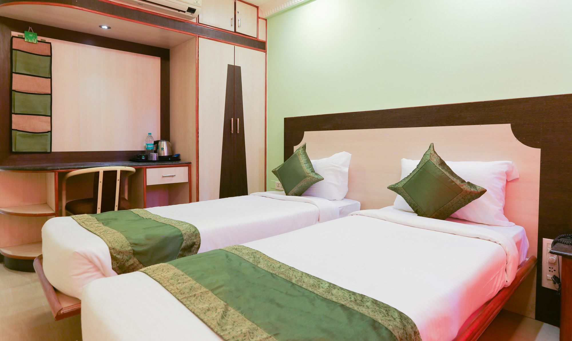 Treebo Trip Grand Regency Hotel Bangalore Bagian luar foto